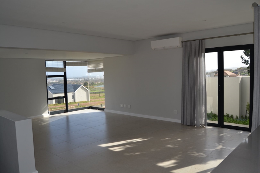  Bedroom Property for Sale in Mzuri Estate Western Cape